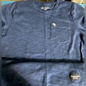 Abercrombie Kids Boy’s Short Sleeve Shirt w/ pocket, Dark Blue, size 13/14